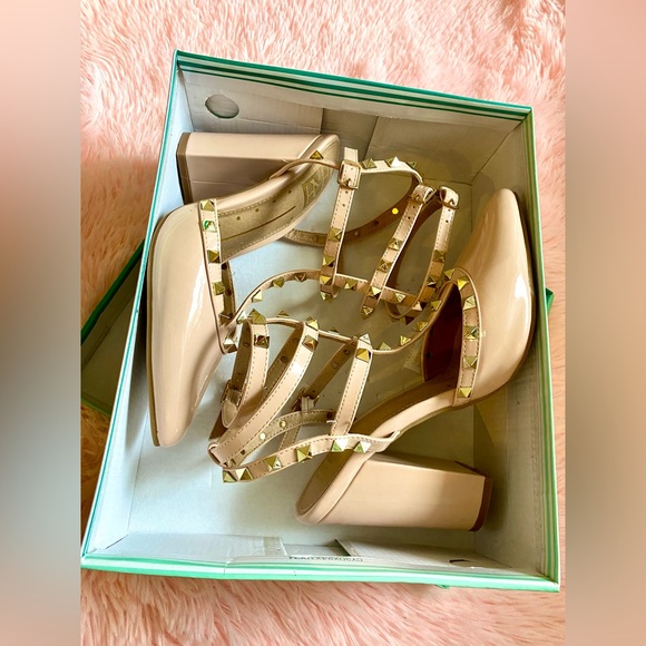 NEW  FAHRENHEIT STUDDED STRAPPY PUMPS , NUDE Sz 8-8.5 - Picture 6 of 11